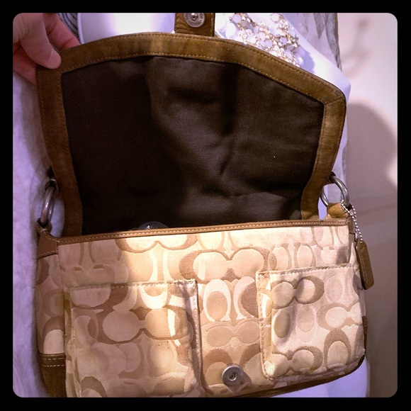 🎉SOLD🎉Coach 10144 Brown & Tan Sig. C Shoulder - Picture 4 of 8